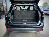 Used 2022 Toyota Highlander XLE image 5