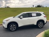 Used 2023 Nissan Rogue SV image 3