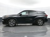 Used 2022 Toyota Highlander XLE image 5