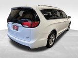 Used 2017 Chrysler Pacifica Limited w/ UConnect Theater Package image 5