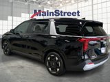 Used 2025 Kia Carnival EX image 3