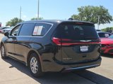 Used 2024 Chrysler Pacifica Touring-L image 6