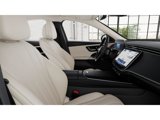 Used 2025 Mercedes-Benz E 350 4MATIC Sedan image 4
