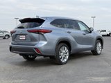 Used 2021 Toyota Highlander Limited image 3