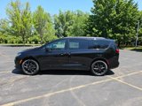 New 2025 Chrysler Pacifica Limited image 2