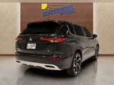 Used 2024 Mitsubishi Outlander SE image 4