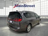 Used 2023 Chrysler Pacifica Limited image 5