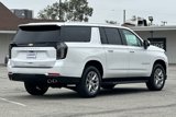 New 2025 Chevrolet Suburban Premier image 4