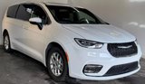Used 2023 Chrysler Pacifica Touring image 3