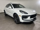 Certified 2025 Porsche Macan image 3
