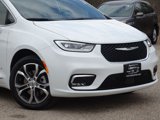 Certified 2022 Chrysler Pacifica Pinnacle image 2
