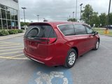 New 2025 Chrysler Pacifica Select image 3