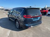 New 2025 Chrysler Pacifica Select image 3