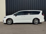 Used 2024 Chrysler Pacifica Limited image 2