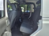 Used 2025 Jeep Gladiator Sport image 4