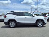 Used 2024 GMC Terrain SLE w/ Driver Convenience Package image 2