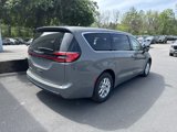 New 2025 Chrysler Pacifica Select image 3