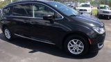 Used 2020 Chrysler Pacifica Touring-L image 2