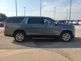 Used 2023 Chevrolet Suburban Premier image 4