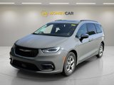 Used 2023 Chrysler Pacifica Limited image 3