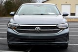 Used 2022 Volkswagen Jetta SE image 2