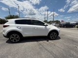 Used 2022 Kia Sportage SX image 3