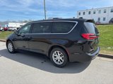 Used 2023 Chrysler Pacifica Touring-L image 6