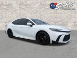 Used 2025 Toyota Camry SE image 2