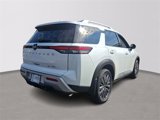 New 2025 Nissan Pathfinder SL w/ SL Premium Package image 4