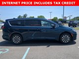 New 2025 Chrysler Pacifica Select image 3