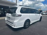 Used 2017 Toyota Sienna SE image 3