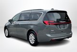 Used 2022 Chrysler Pacifica Touring-L image 4
