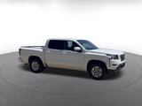 Used 2024 Nissan Frontier SV image 2