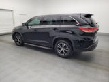 Used 2018 Toyota Highlander LE image 3