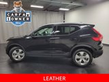 Used 2022 Volvo XC40 T4 Momentum image 5