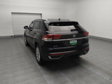 Used 2020 Volkswagen Atlas Cross Sport SE w/ Towing Package image 5