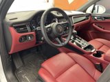 Certified 2024 Porsche Macan image 4
