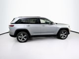 Used 2022 Jeep Grand Cherokee Limited image 4