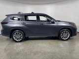 New 2025 Toyota Highlander Limited image 2