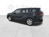 Used 2024 Toyota Highlander LE image 2