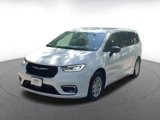 Used 2024 Chrysler Pacifica Touring-L image 5