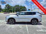 Used 2024 Mitsubishi Outlander SE image 2