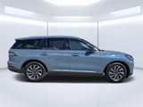 Used 2025 Lincoln Aviator 2WD image 2