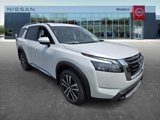 New 2025 Nissan Pathfinder Platinum image 3