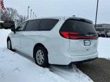 New 2025 Chrysler Pacifica Select image 5