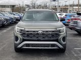 New 2025 Volkswagen Atlas Peak Edition SE image 5