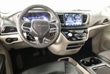 Used 2022 Chrysler Pacifica Touring-L image 2