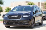 New 2025 Chrysler Pacifica Select image 3