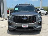 Used 2025 Ford Explorer ST image 2