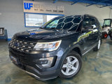 Used 2017 Ford Explorer XLT image 3